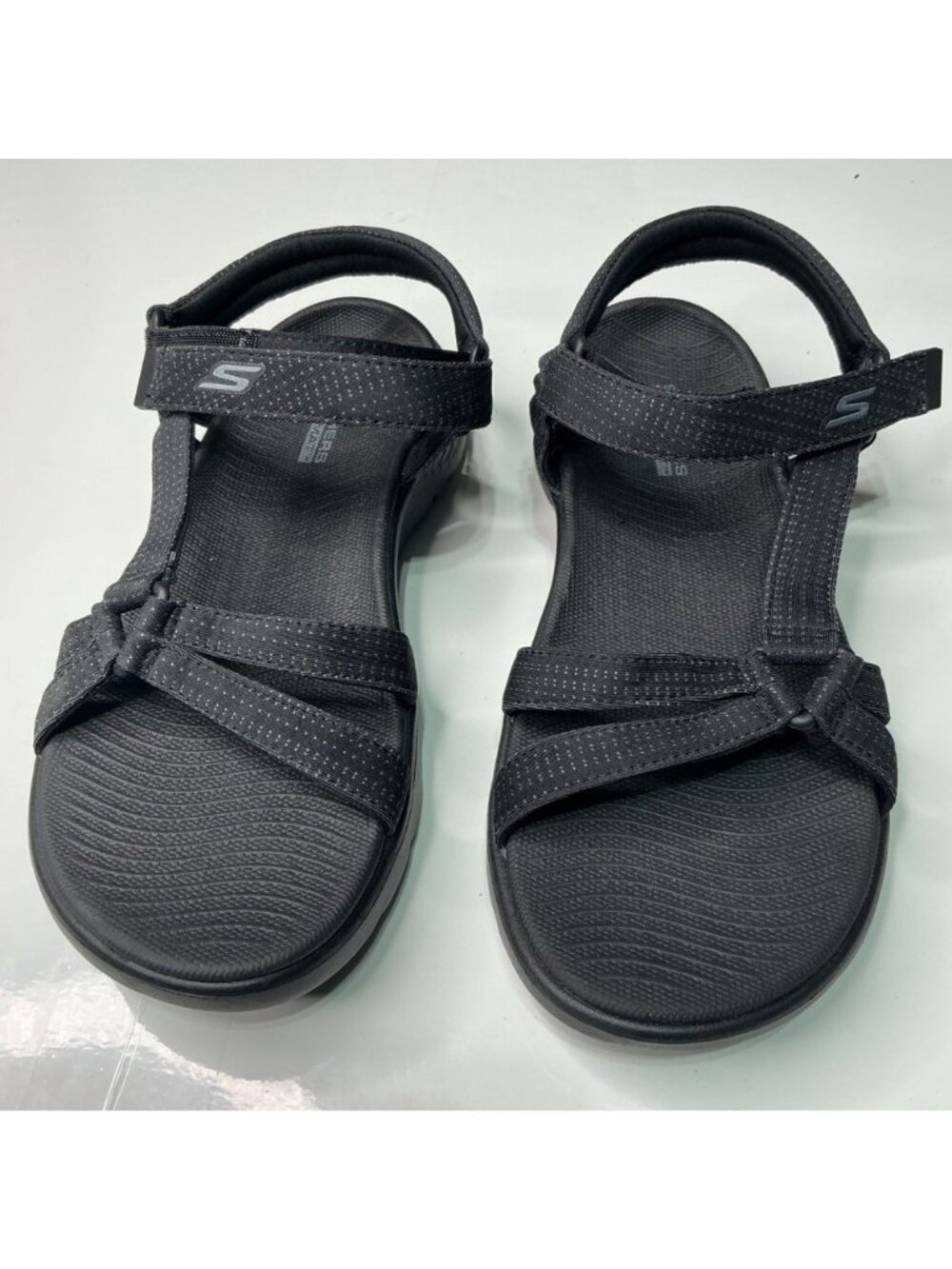 Skechers Women's Go Walk Arch Fit Sandals Size 7 Black Adjustable Straps - Picture 2 of 6